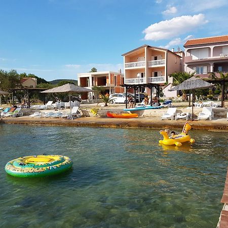 Euroholiday Apartments トゥラニ エクステリア 写真