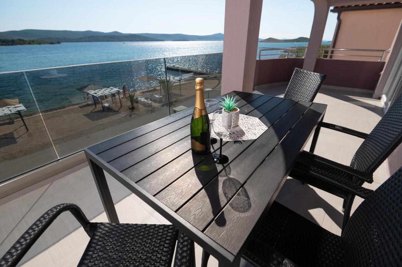 Euroholiday Apartments トゥラニ エクステリア 写真
