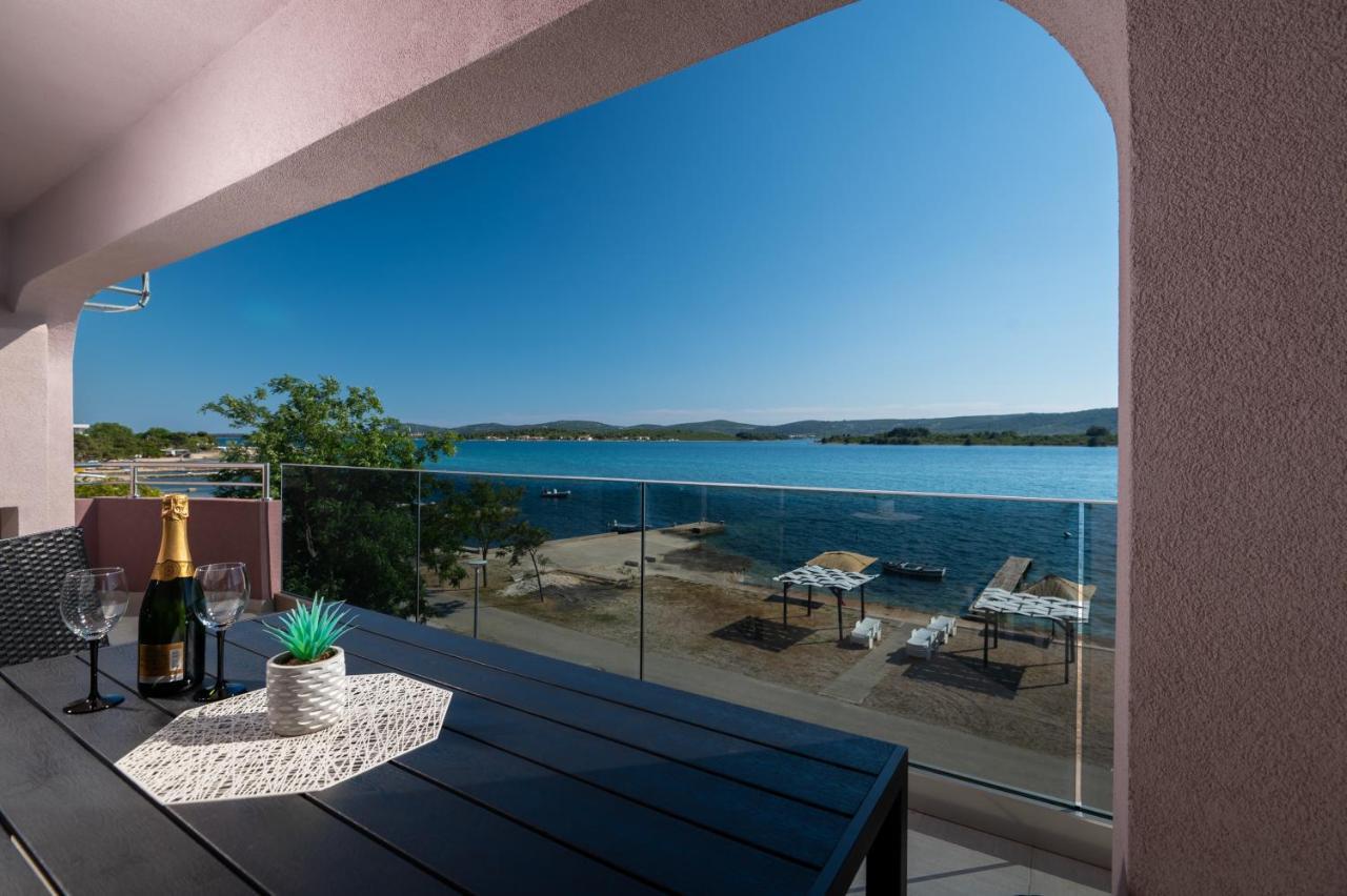 Euroholiday Apartments トゥラニ エクステリア 写真