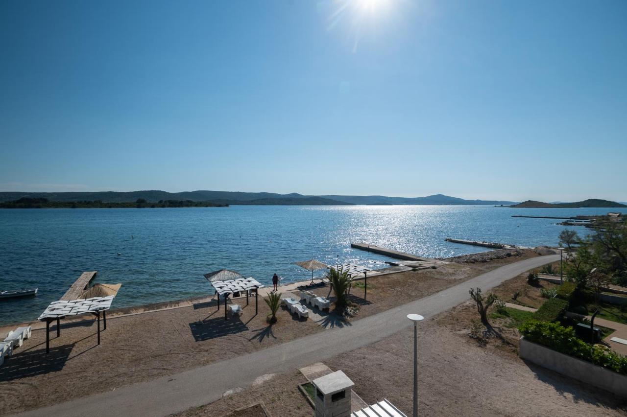 Euroholiday Apartments トゥラニ エクステリア 写真