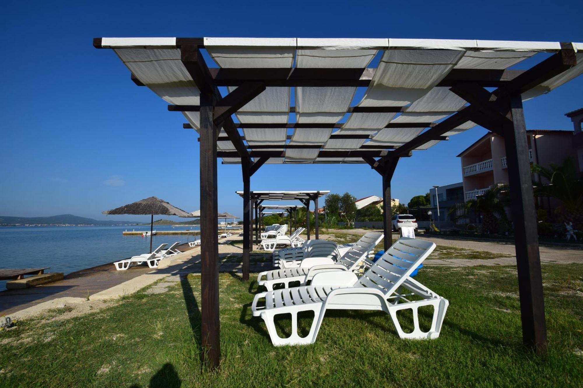 Euroholiday Apartments トゥラニ エクステリア 写真