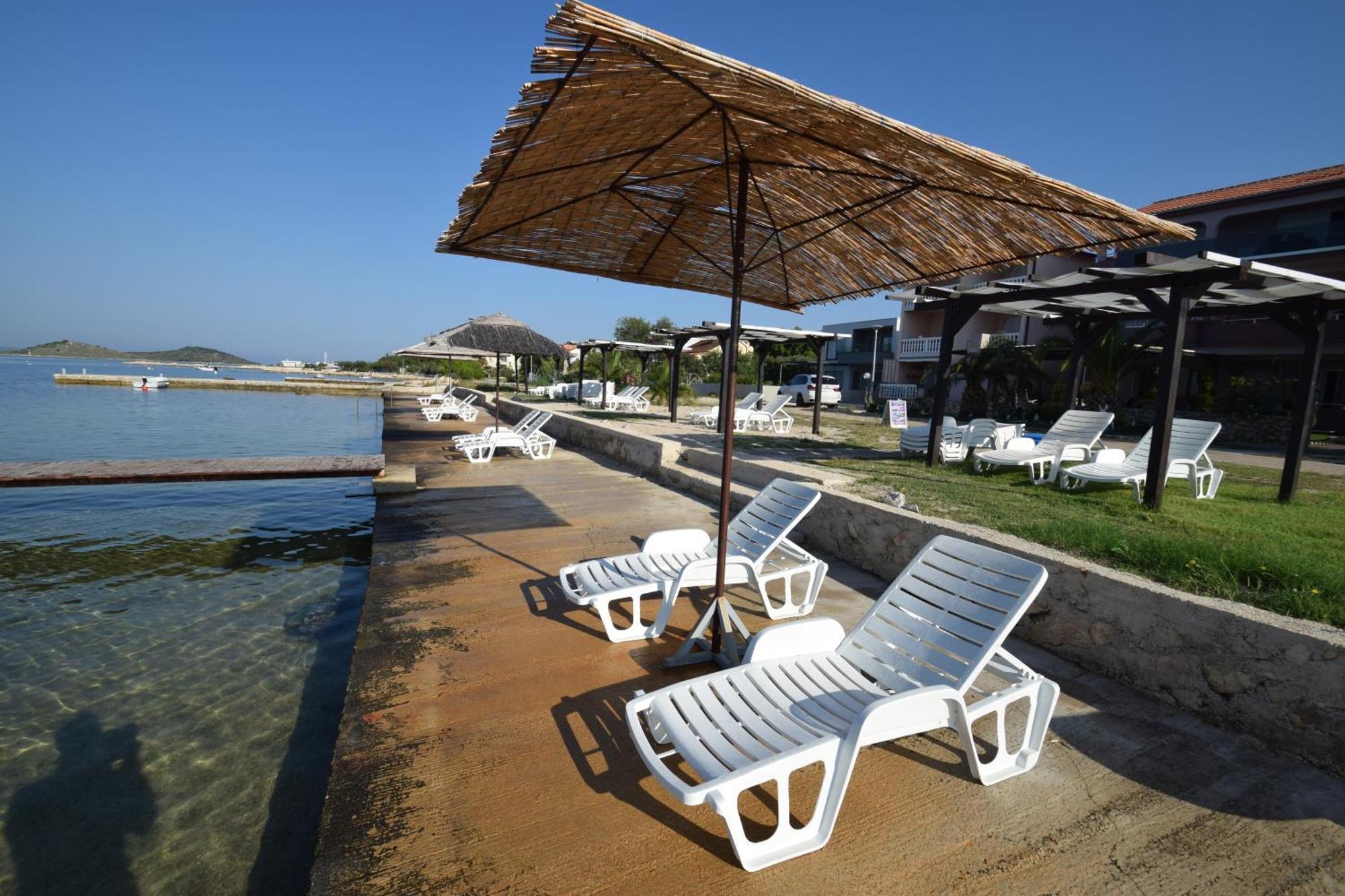 Euroholiday Apartments トゥラニ エクステリア 写真
